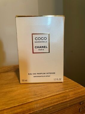CHANEL Coco Mademoiselle Eau de Parfum Intense - 1.7oz